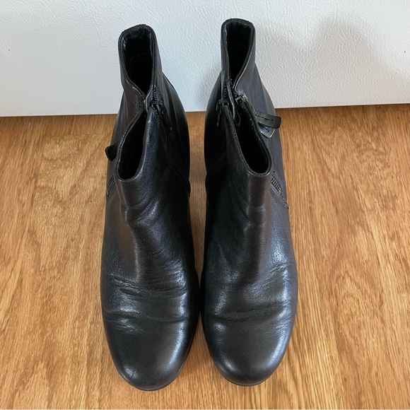 ECCO Touch 75 Bootie in Black Leather with side zippers Size 9 - Picture 3 of 6